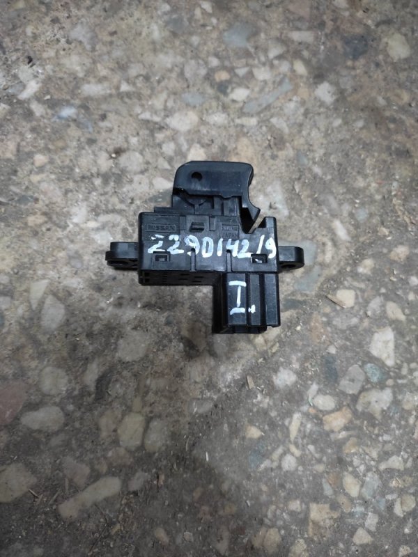 Кнопка стеклоподъемника INFINITI EX35(37) 07-12 25411-JK00A Б/У