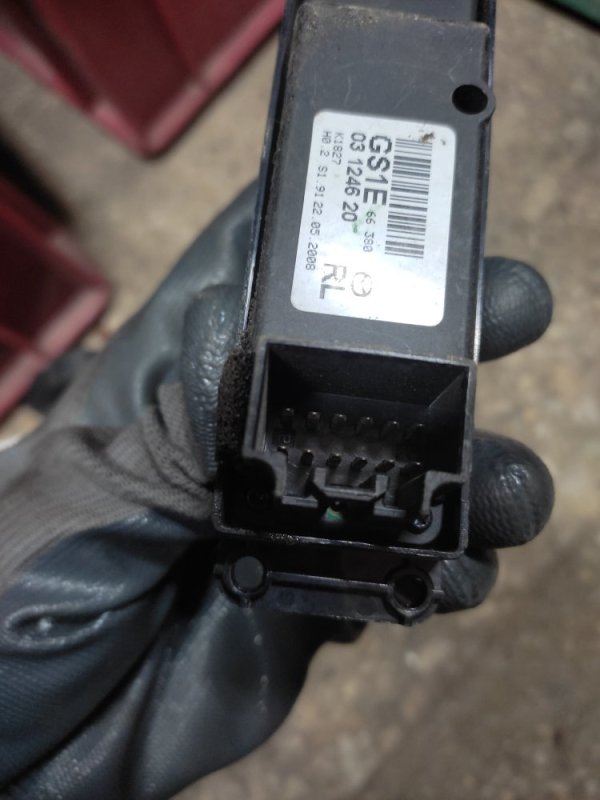 Кнопка стеклоподъемника задняя левая 6 GH 07-12 Кнопка стеклоподъемника задняя левая 6 GH 07-12