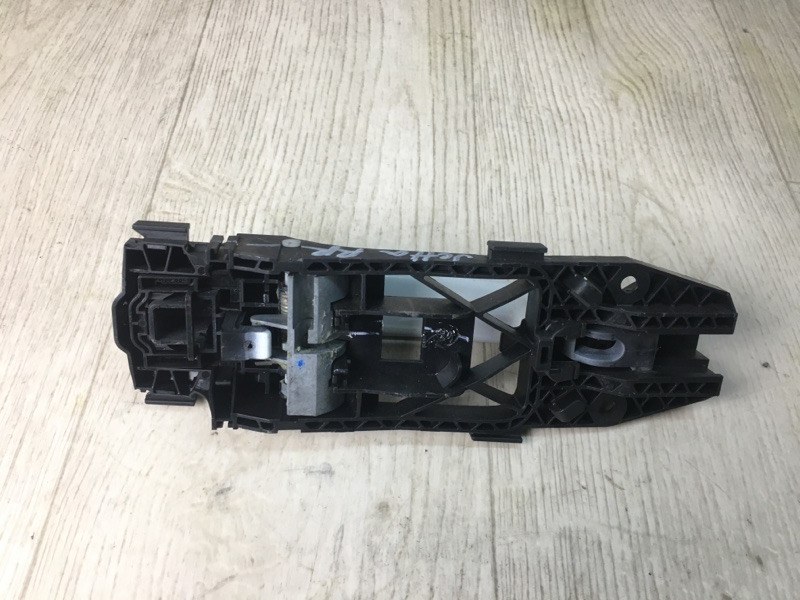 Ручка двери наружная задняя правая JETTA USA 10-17 2016 162 1.4 CZTA Ручка двери наружная задняя правая JETTA USA 10-17 2016 162 1.4 CZTA