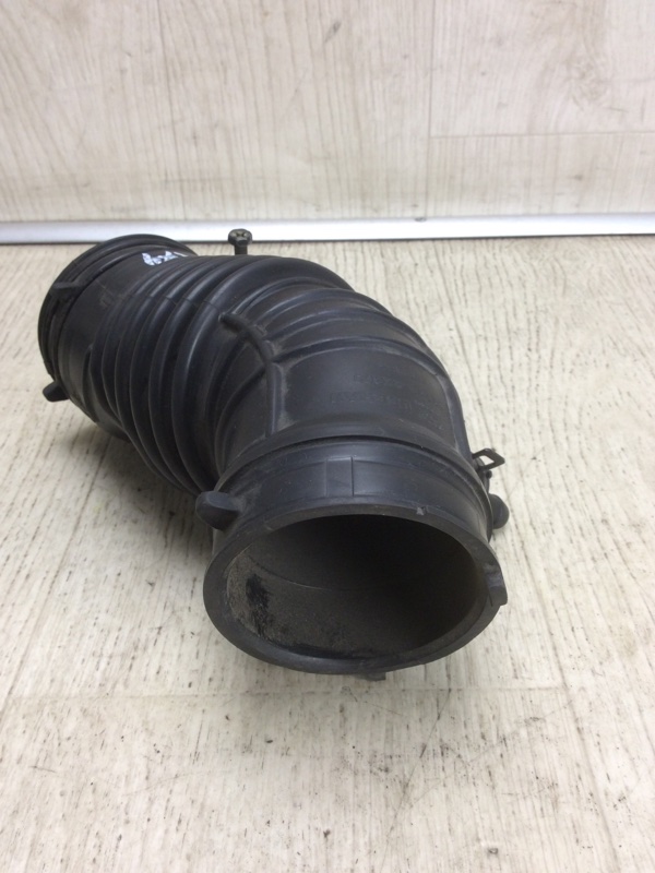 Патрубок воздушного фильтра KIA FORTE YD 12- YD 2.0 G4NC Патрубок воздушного фильтра KIA FORTE YD 12- YD 2.0 G4NC