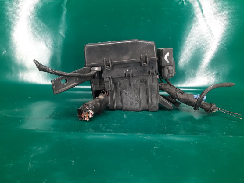 Блок предохранителей моторный отсек SUZUKI SX4 06-13 Седан J20A Блок предохранителей моторный отсек SUZUKI SX4 06-13 Седан J20A