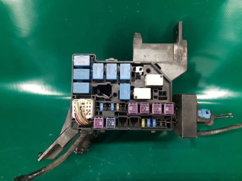 Запчасть блок предохранителей моторный отсек SUZUKI SX4 06-13 2008 Седан J20A 36717-80J00 Б/У Блок предохранителей моторный отсек SUZUKI SX4 06-13 2008 Седан J20A 36717-80J00 Б/У