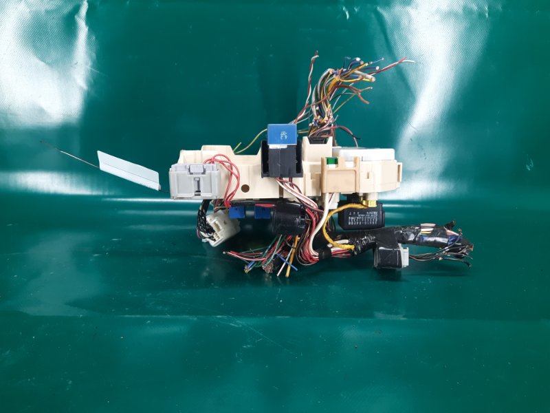 Блок предохранителей салон SX4 06-13 2008 Седан J20A Блок предохранителей салон SX4 06-13 2008 Седан J20A