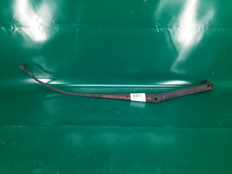 Поводок стеклоочистителя передний правый HYUNDAI ELANTRA MD 10-15 2011 Седан 1.8L DOHC MPFI D-CVVT 98320-3X500 Б/У