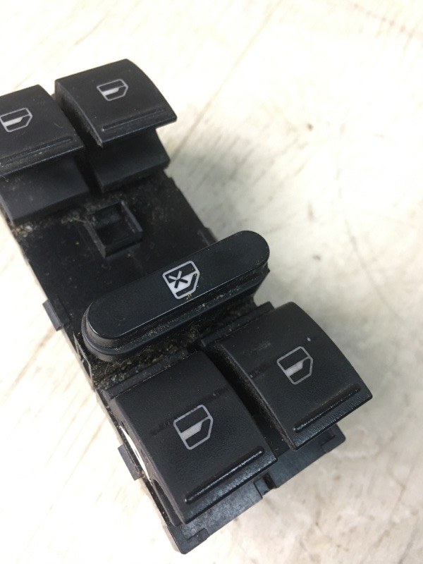 Блок управления стеклоподъемниками передний левый VOLKSWAGEN JETTA USA 10-17 162 1.4 CZTA