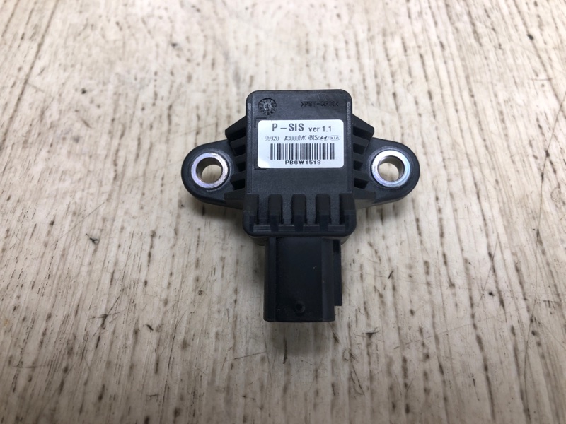 Датчик удара передний правый KIA FORTE YD 12- 2013 YD 2.0 G4NC 95920-A3000 Б/У