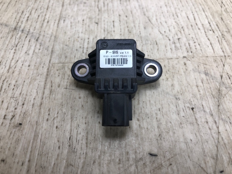 Датчик удара передний левый KIA FORTE YD 12- 2013 YD 2.0 G4NC 95920-A3000 Б/У