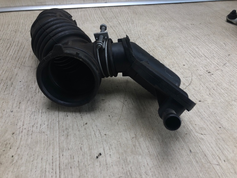 Патрубок воздушного фильтра NISSAN NV200 USA 13- M20XUS 2.0 MR20DE