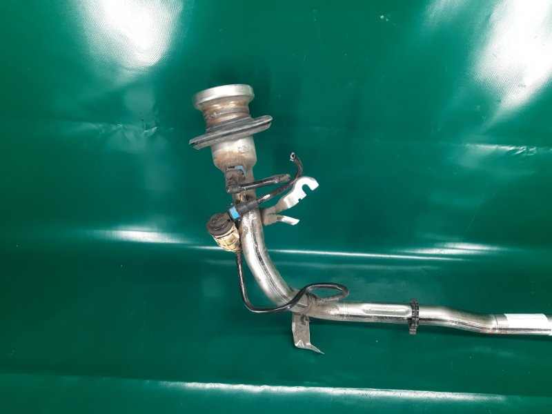 Горловина топливного бака QX30 16-20 2019 Внедорожник 2.0 20PET