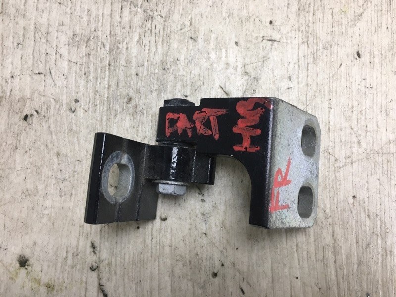 Петля двери нижняя передняя правая DODGE DART 12-16 2015 PF 2.4 ED8 68082440AD Б/У