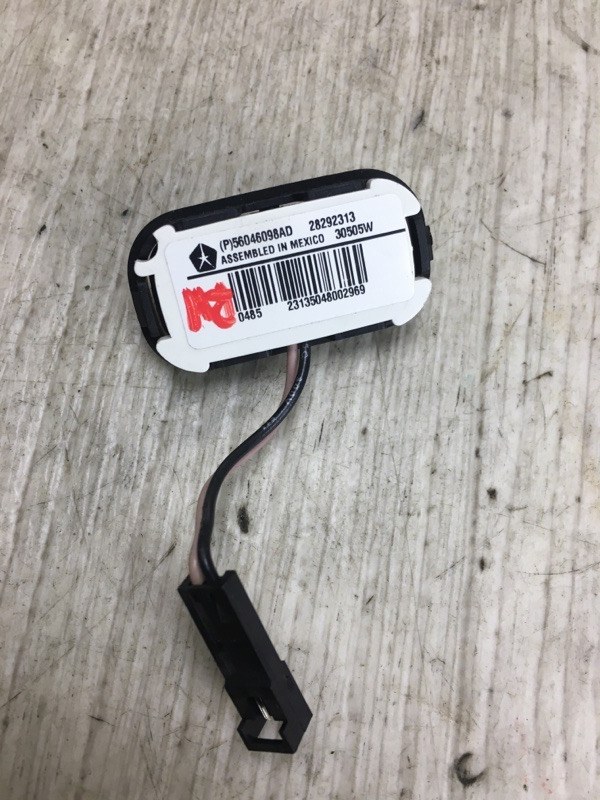 Кнопки на руль задние правые DART 12-16 2015 PF 2.4 ED8 Кнопки на руль задние правые DART 12-16 2015 PF 2.4 ED8