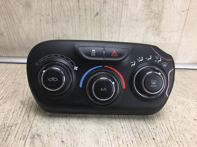 Запчасть блок управления печкой DODGE DART 12-16 2015 PF 2.4 ED8 1TQ77DX9AH Б/У Блок управления печкой DODGE DART 12-16 2015 PF 2.4 ED8 1TQ77DX9AH Б/У