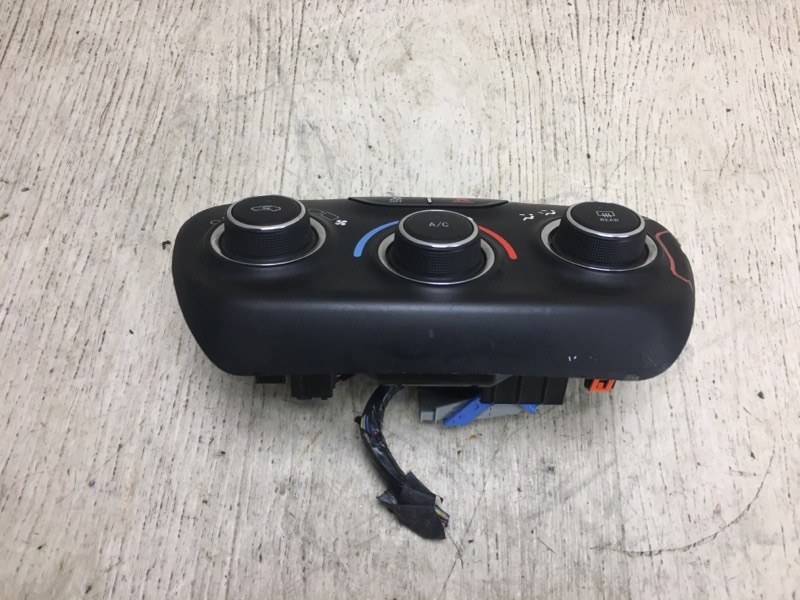 Блок управления печкой DART 12-16 2015 PF 2.4 ED8 Блок управления печкой DART 12-16 2015 PF 2.4 ED8