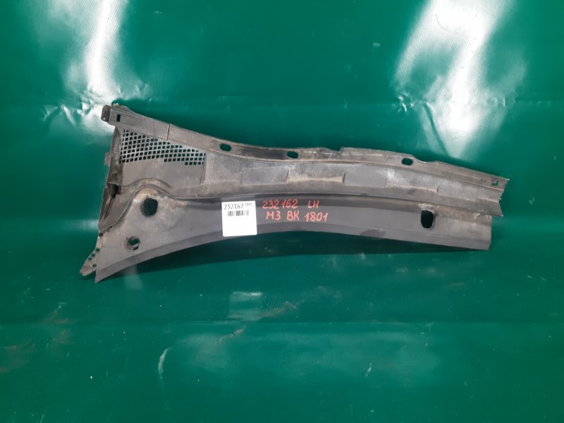 Запчасть пластик под лобовое стекло / жабо левый MAZDA 3 BK 03-08 2004 Седан 2.3 BN8V-50-7S0C Б/У Пластик под лобовое стекло / Жабо левый MAZDA 3 BK 03-08 2004 Седан 2.3 BN8V-50-7S0C Б/У