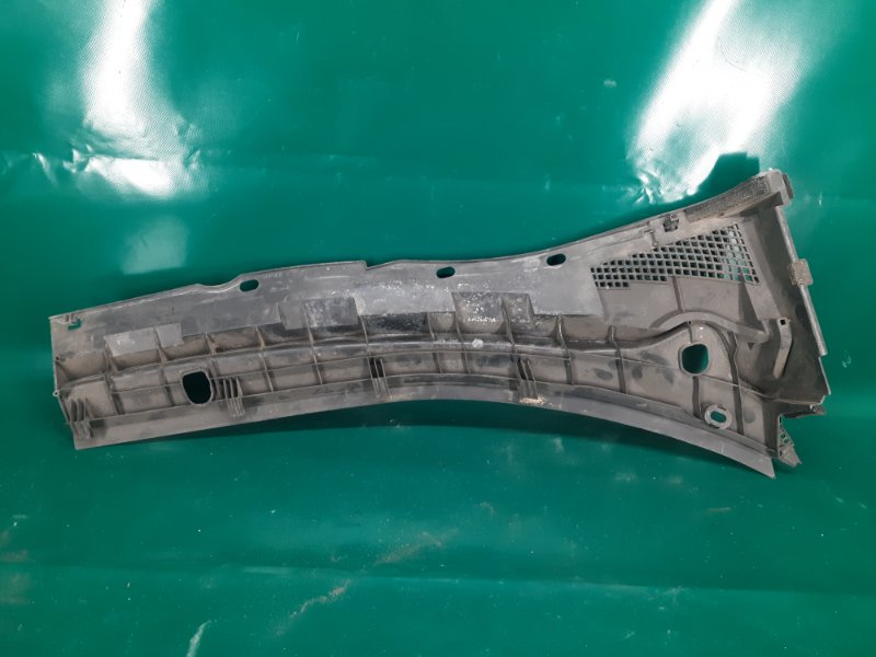 Пластик под лобовое стекло / Жабо левый 3 BK 03-08 2004 Седан 2.3 Пластик под лобовое стекло / Жабо левый 3 BK 03-08 2004 Седан 2.3