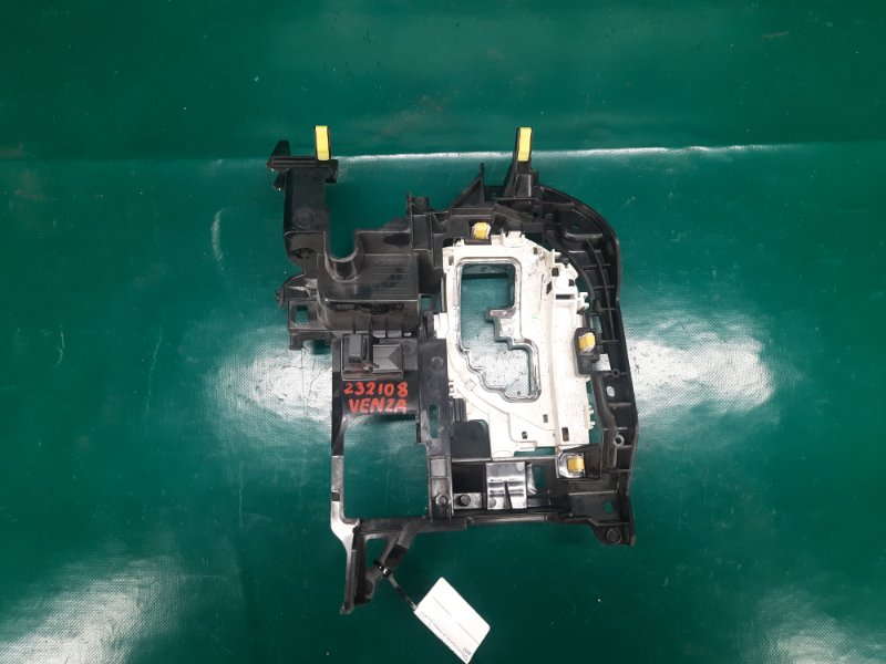 Консоль центральная TOYOTA VENZA 09-16 Минивэн 3.5 2GR-FE