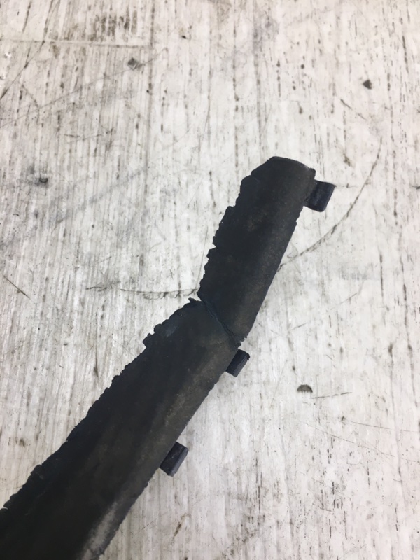 Пластик под лобовое стекло / Жабо левый DART 12-16 2015 PF 2.4 ED8 Пластик под лобовое стекло / Жабо левый DART 12-16 2015 PF 2.4 ED8