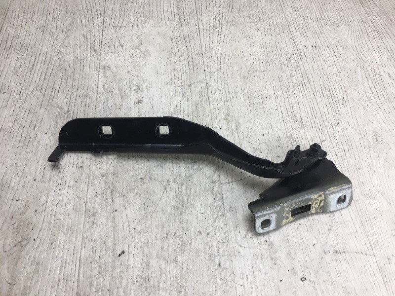Запчасть петля капота правая DODGE DART 12-16 2015 PF 2.4 ED8 68082130AA Б/У Петля капота правая DODGE DART 12-16 2015 PF 2.4 ED8 68082130AA Б/У