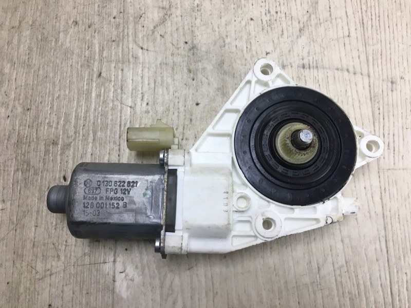 Запчасть моторчик стеклоподъемника передний правый DODGE DART 12-16 2015 PF 2.4 ED8 68170254AB Б/У Моторчик стеклоподъемника передний правый DODGE DART 12-16 2015 PF 2.4 ED8 68170254AB Б/У