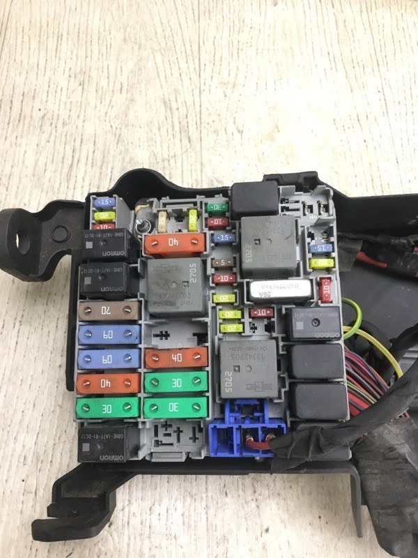 Блок предохранителей моторный отсек DART 12-16 2015 PF 2.4 ED8