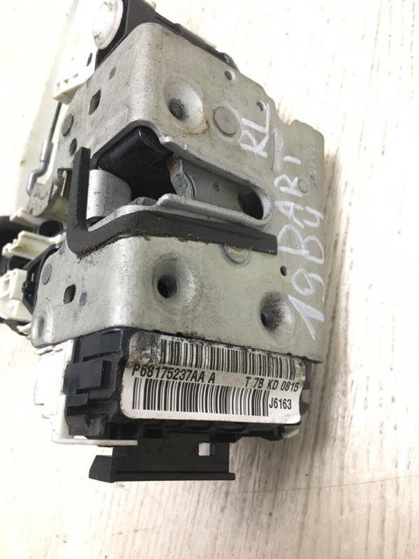 Замок двери задний левый DODGE DART 12-16 PF 2.4 ED8