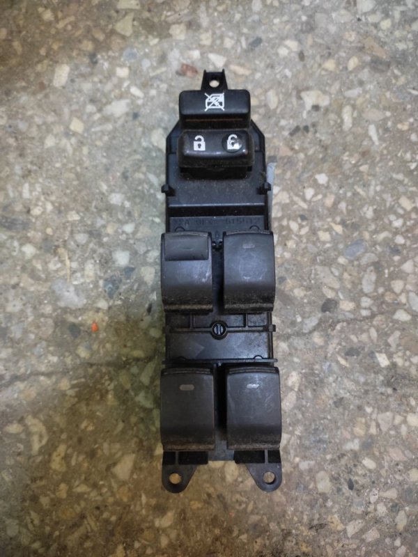 Блок управления стеклоподъемниками передний левый TOYOTA VENZA 09-16 2010 AGV10 2.7 1ARFE 84040-06020 Б/У