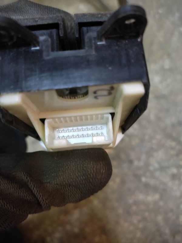 Блок управления стеклоподъемниками передний левый VENZA 09-16 2010 AGV10 2.7 1ARFE