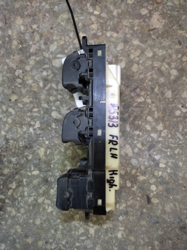 Блок управления стеклоподъемниками передний левый TOYOTA HIGHLANDER 01-07 MCU25 3.0 1MZFE