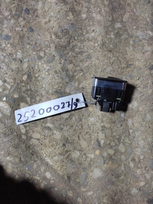 Кнопка стеклоподъемника передняя правая INFINITI QX30 16-20 2016 Внедорожник 2.0 20PET 25411-5DA0A Б/У