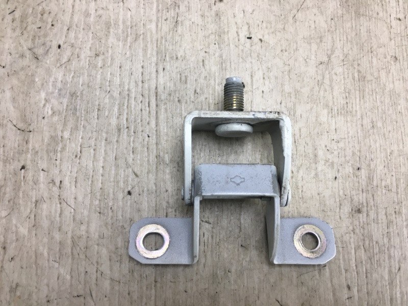 Петля крышки багажника правая NISSAN JUKE 10-19 2011 F15 1.6 MR16DDT 90400-1KA0A Б/У