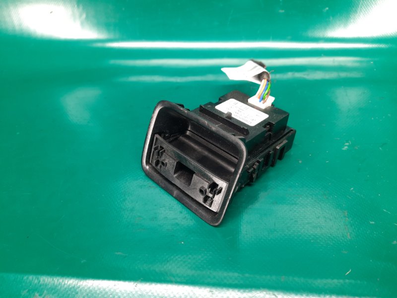 Кнопка стояночного тормоза INFINITI QX30 16-20 2019 Внедорожник 2.0 20PET 25175-5DA0A Б/У