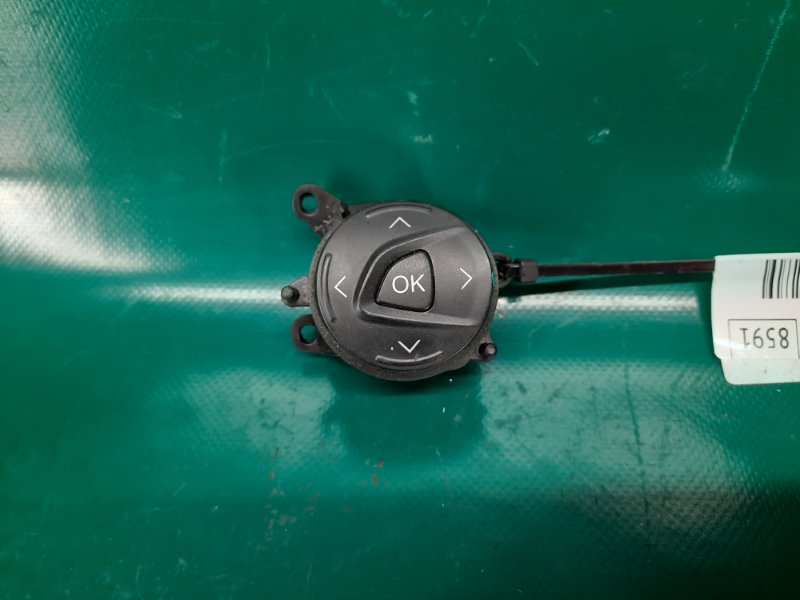 Кнопки на руль правые FORD FOCUS 10-18 2013 Хетчбек 2.0 C20HDEX AM5Z-9C888-H Б/У