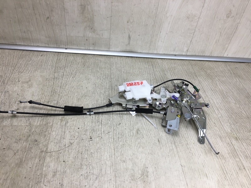 Механизм замка двери сдвижной правый NISSAN NV200 USA 13- M20XUS 2.0 MR20DE