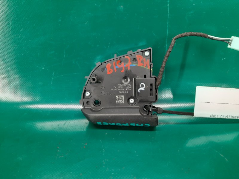 Кнопки на руль правые CHEROKEE 14- 2019 3.2L 6 Кнопки на руль правые CHEROKEE 14- 2019 3.2L 6