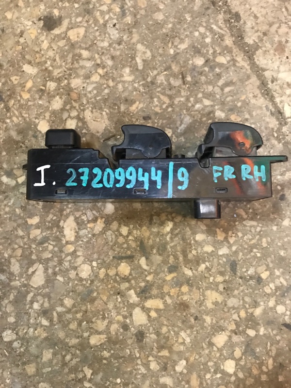 Блок управления стеклоподъемниками передний левый MITSUBISHI L200 06-14 MR587941 Б/У