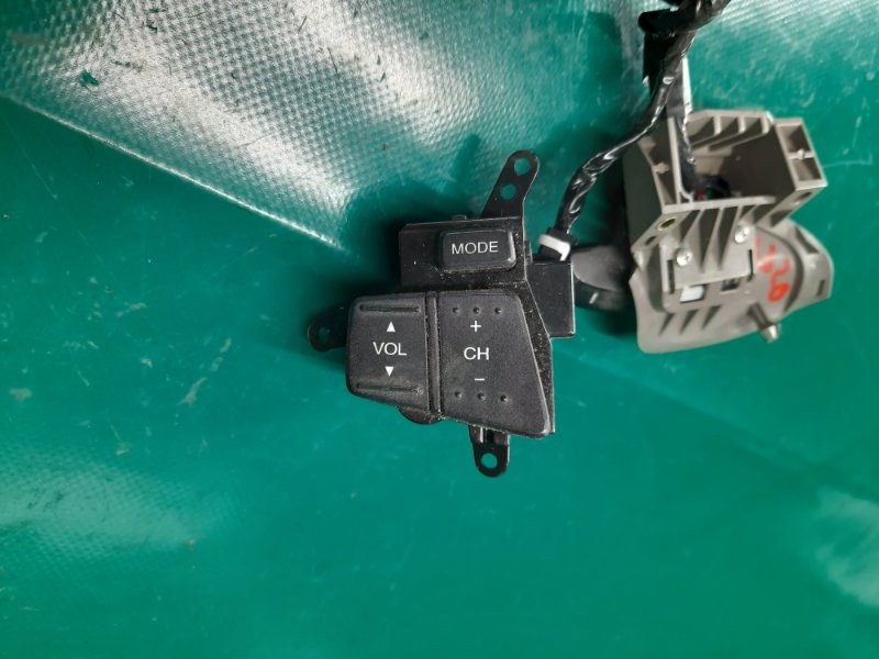 Кнопки на руль MDX (YD2) 06-13 2010 Внедорожник 3.7 J37A1