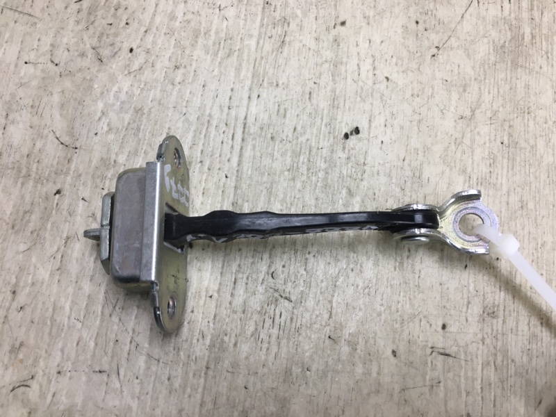 Ограничитель двери передний NV200 USA 13- 2020 M20XUS 2.0 MR20DE Ограничитель двери передний NV200 USA 13- 2020 M20XUS 2.0 MR20DE