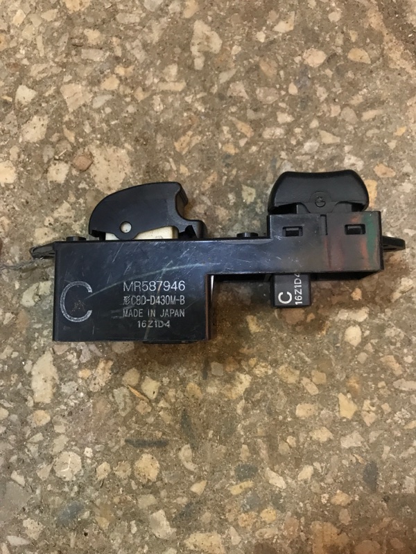 Кнопка стеклоподъемника передняя правая MITSUBISHI LANCER X 10 07-15 Седан 2.4