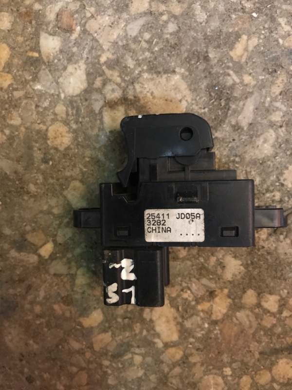 Кнопка стеклоподъемника задняя MURANO Z51 07-14