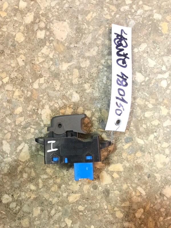 Кнопка стеклоподъемника задняя HYUNDAI SONATA YF 10-14 93580-3S000RAS Б/У