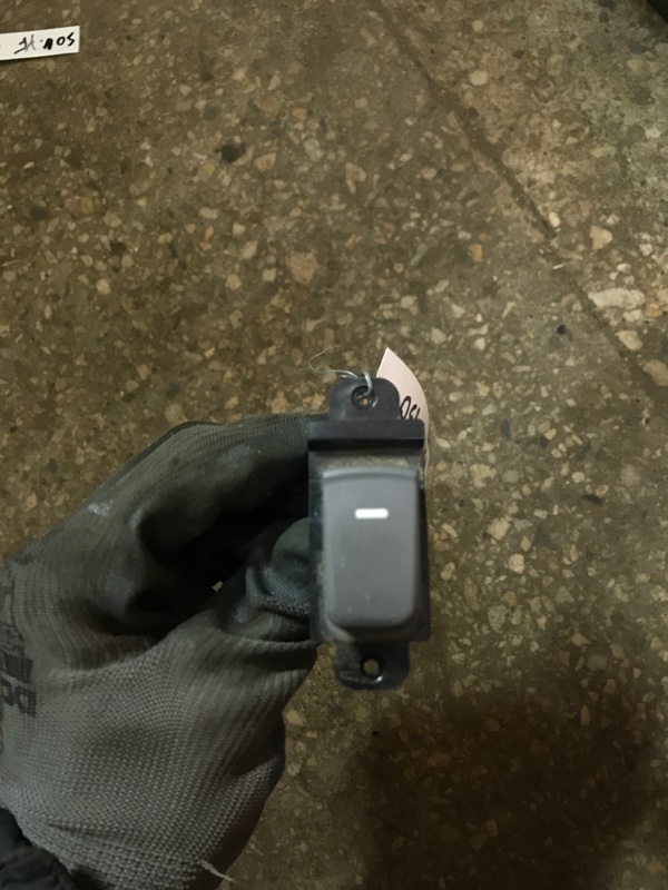 Кнопка стеклоподъемника задняя HYUNDAI SONATA YF 10-14