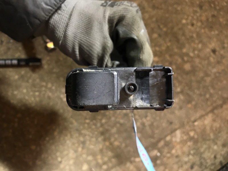 Кнопка стеклоподъемника CX-3 14-18 Кнопка стеклоподъемника CX-3 14-18