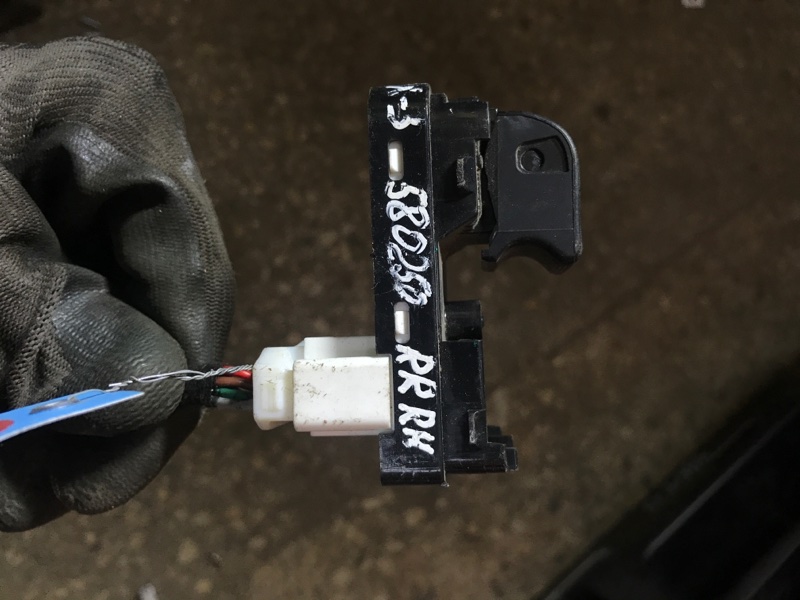 Кнопка стеклоподъемника MAZDA CX-3 14-18 Кнопка стеклоподъемника MAZDA CX-3 14-18