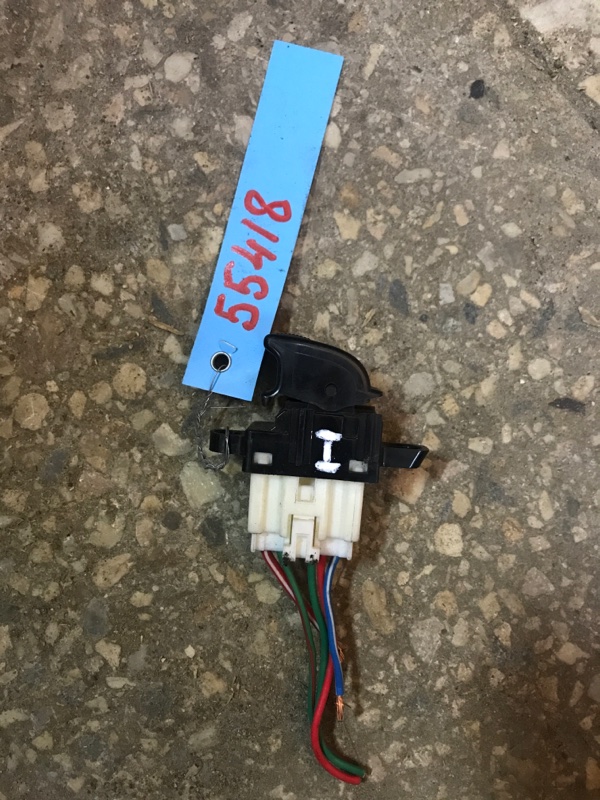 Запчасть кнопка стеклоподъемника MAZDA 6 GG 02-07 Б/У Кнопка стеклоподъемника MAZDA 6 GG 02-07 Б/У