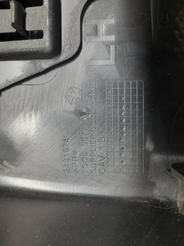 Карта двери задняя левая CHEROKEE 14- 2015 Внедорожник 2.4