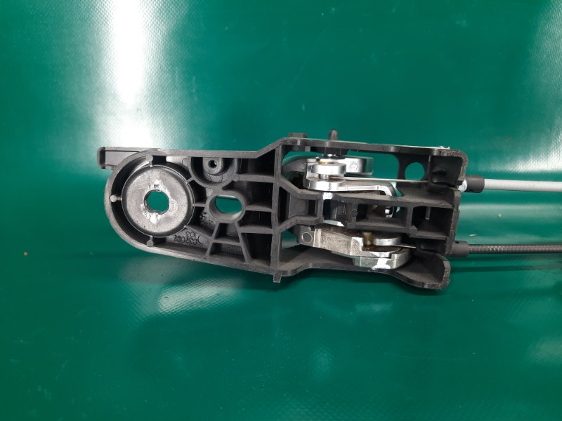 Замок двери задний левый CHEROKEE 14- 2015 Внедорожник 2.4 Замок двери задний левый CHEROKEE 14- 2015 Внедорожник 2.4