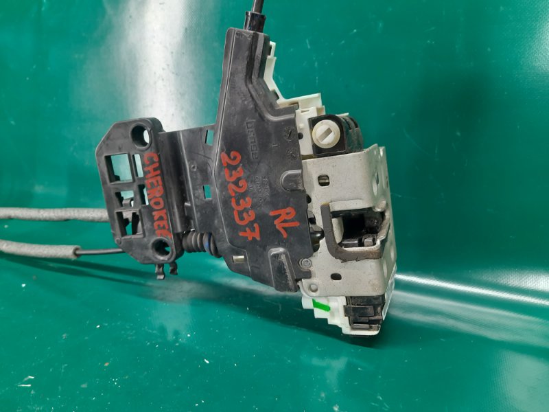 Замок двери задний левый CHEROKEE 14- 2015 Внедорожник 2.4 Замок двери задний левый CHEROKEE 14- 2015 Внедорожник 2.4