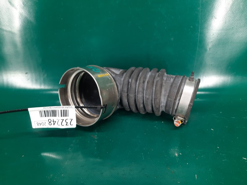 Патрубок воздушного фильтра левый Q50 20- 2021 Седан 3.0 VR30DDTT