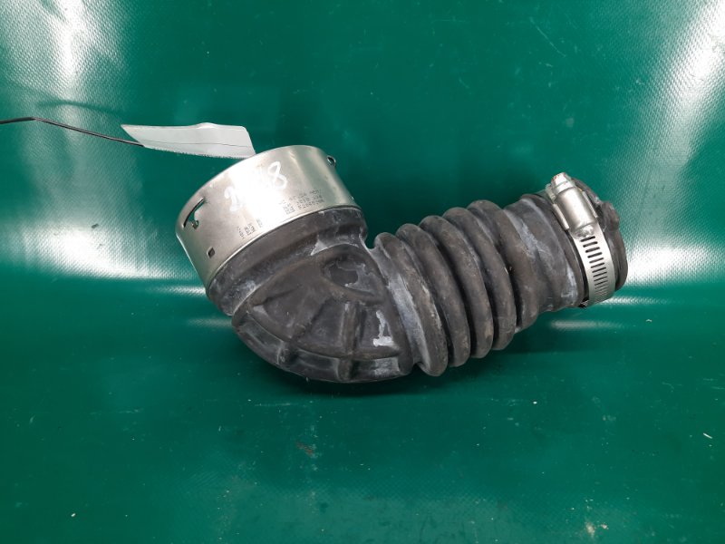 Патрубок воздушного фильтра левый INFINITI Q50 20- Седан 3.0 VR30DDTT