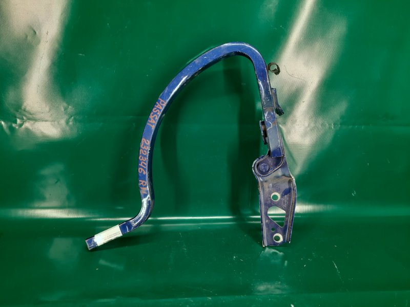 Петля крышки багажника правая VOLKSWAGEN PASSAT B7 11-15 2017 A32 1.8 CPRA 561 827 302 B Б/У